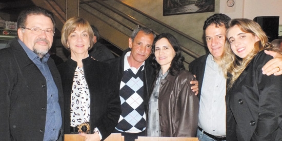 Gente que é destaque sempre.  Médico Rubens Pereira Santos, do Hospital Regional e sua Marta; General da Reserva Adélio Martins e Marilúcia Pereira, e o também médico do Regional, Paulo Silva Santos e sua Ana Beatriz